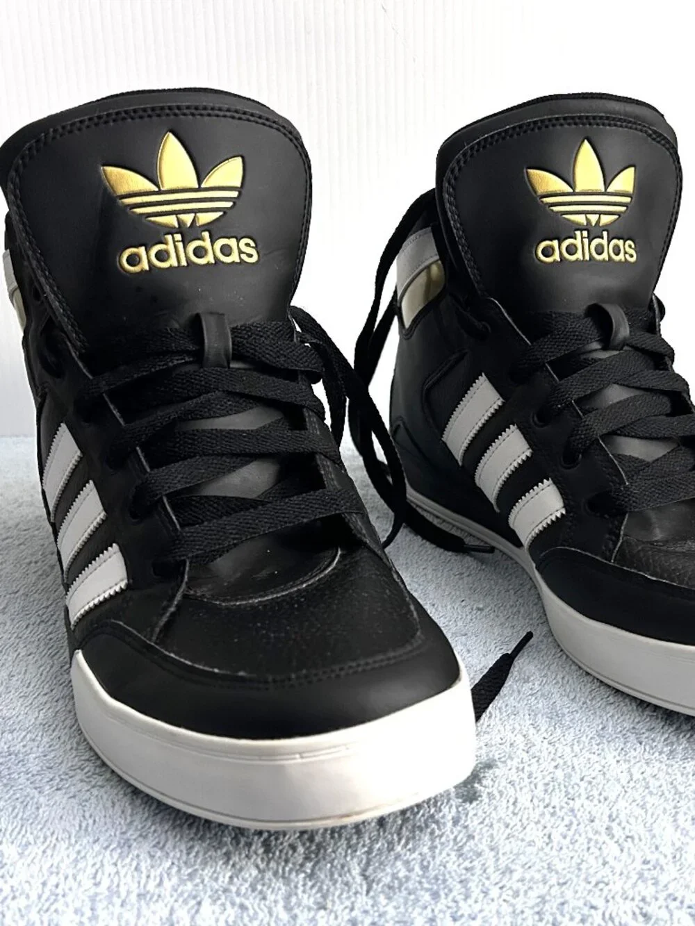 ADIDAS - Picture 12 of 12